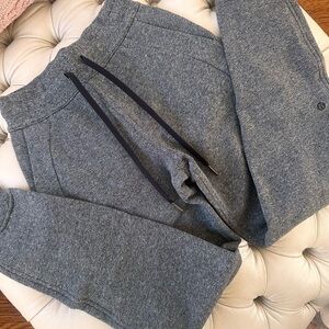 🍋Lululemon Athletica Gray Fleece High waisted Joggers With Black Drawstrings🍋